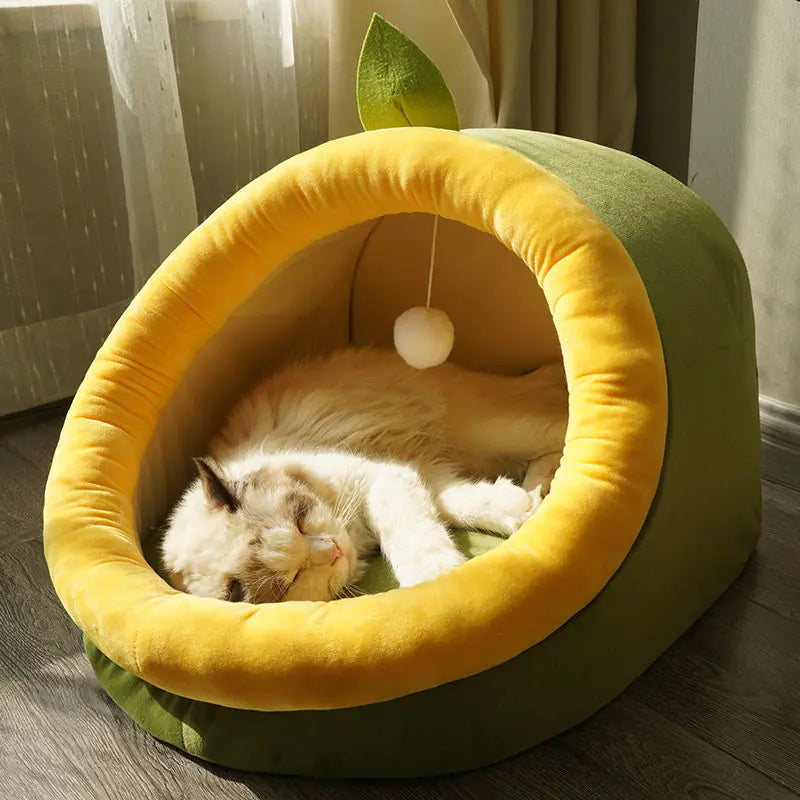 Winter-Ready Semi-Enclosed Cat Bed for All Seasons